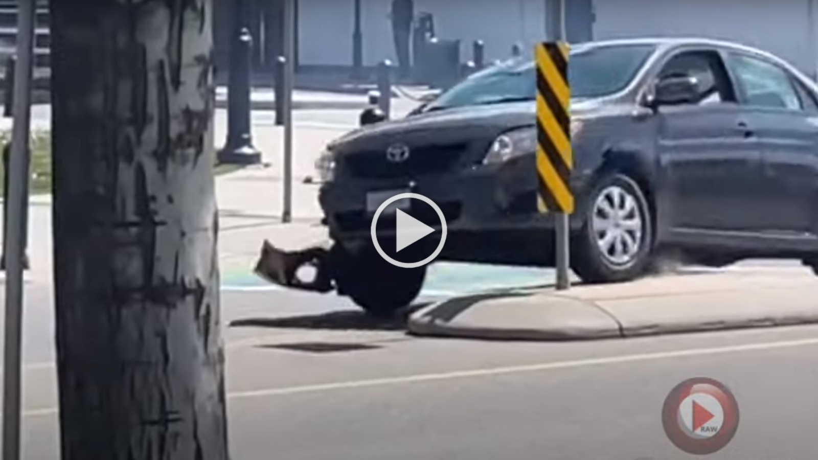 Μήπως θα έπρεπε να παίρνουν το δίπλωμα από τους ηλικιωμένους; [video]